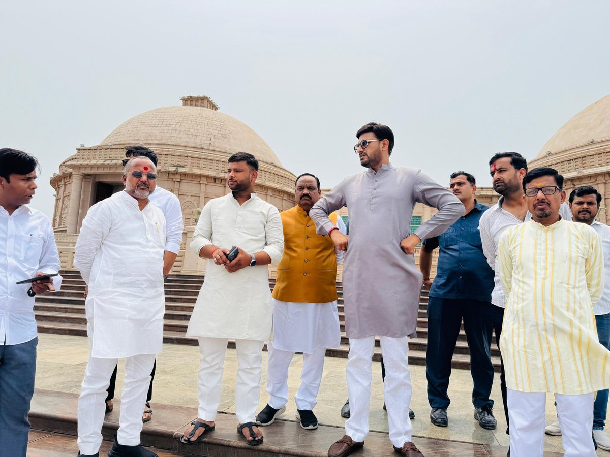 आगामी 21 जून को अम्बेडकर पार्क में होने वाले योग दिवस कार्यक्रम स्थल का भाजपा पदाधिकारिओं के साथ निरक्षण किया।