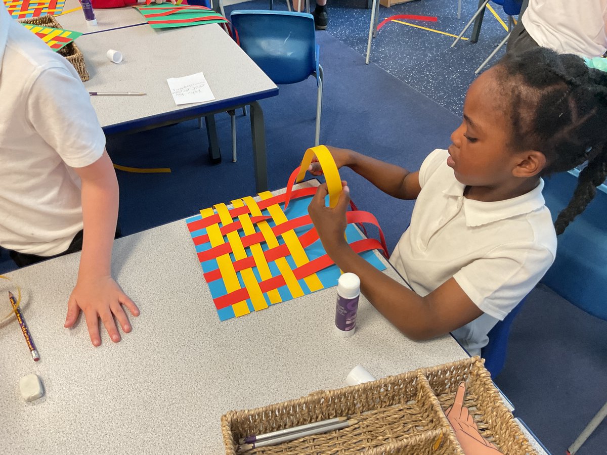In DT, Year 1 have been manipulating paper using a paper weave. It was a little tricky at first but after practising they soon accomplished some great patterns! #resilientrhinos #motivatedmeerkats