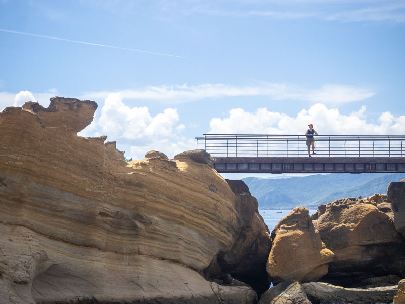MSViajero's tweet photo. [Nuevo Post: Visita a Yehliu Geopark 🪨🇹🇼]

Visitar Yehliu Geopark es un planazo en los alrededores de Taipéi, siendo un geoparque frente al mar con formaciones rocosas únicas y muy curiosas. Te contamos como poder visitarlo por libre.

https://t.co/CekFuJcZkw https://t.co/PfB2JXT7xP