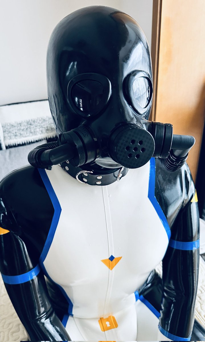 无题
老公and📸：<a href="/WolkeWolf/">Wolkewolf_AD🍁 🏳️‍🌈</a>