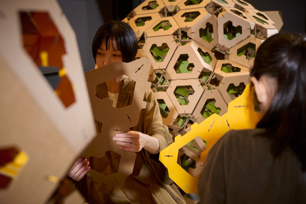 Noa Haim (@noahaim) on Twitter photo Ichiko and her mother at <a href="/dutchdesignweek/">Dutch Design Week</a> 2024 at Kazerne! A playful take on sustainable packaging, in collaboration with Labro Verpakkingen BV – Kortom Karton.
📸 Aldwin van Krimpen
#DutchDesignWeek2024 #Eindhoven #DesignForKids #PlayfulDesign #DesignForFuture #ZeroWaste Ichiko and her mother at <a href="/dutchdesignweek/">Dutch Design Week</a> 2024 at Kazerne! A playful take on sustainable packaging, in collaboration with Labro Verpakkingen BV – Kortom Karton.
📸 Aldwin van Krimpen
#DutchDesignWeek2024 #Eindhoven #DesignForKids #PlayfulDesign #DesignForFuture #ZeroWaste
