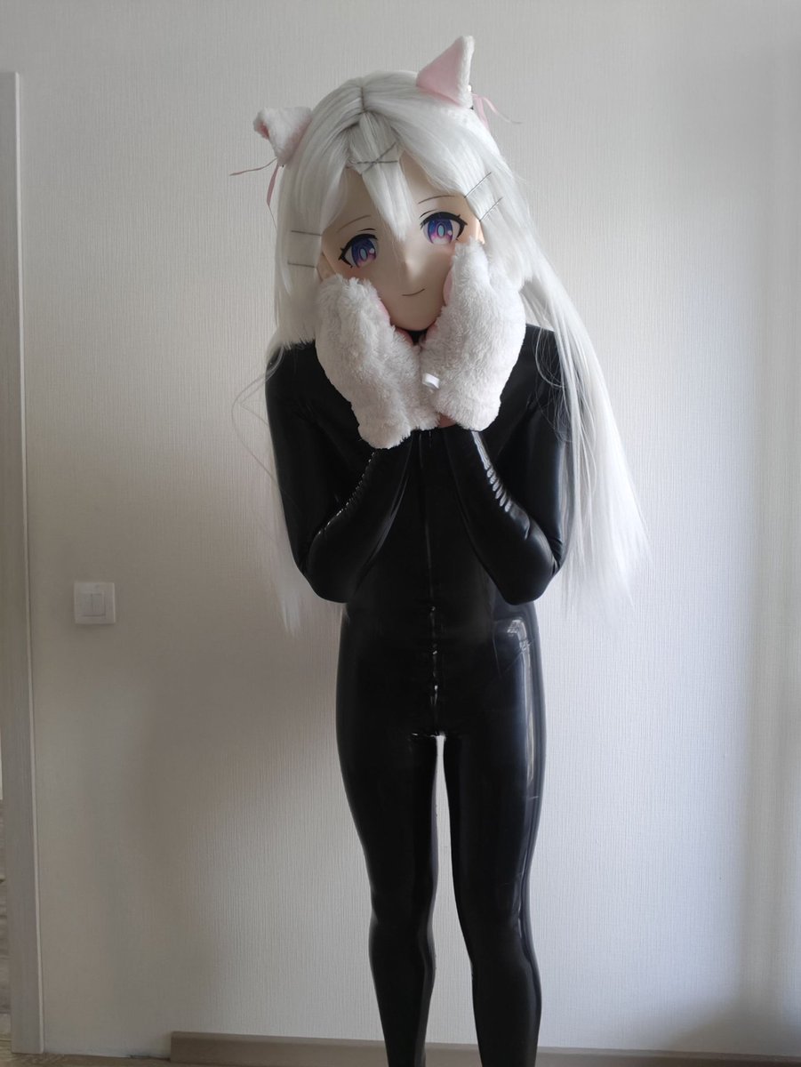 Nyakonomikon's tweet photo. #latex #kigurumi #animegao #cosplay #anime https://t.co/TX25jXz3xd