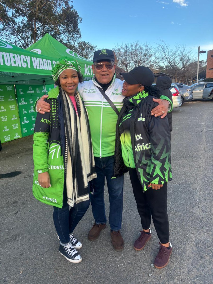 This #YouthDay we are at the Hector Petersen Memorial, with <a href="/john_moodey/">John Moodey</a> MPL, Exec Mayor  of Tshwane <a href="/nasiphim/">Dr Nasiphi Moya</a> and Speaker of Council Jhb <a href="/SpeakerofJoburg/">Former Somlomo Nobuhle Mthembu | CoJ</a>