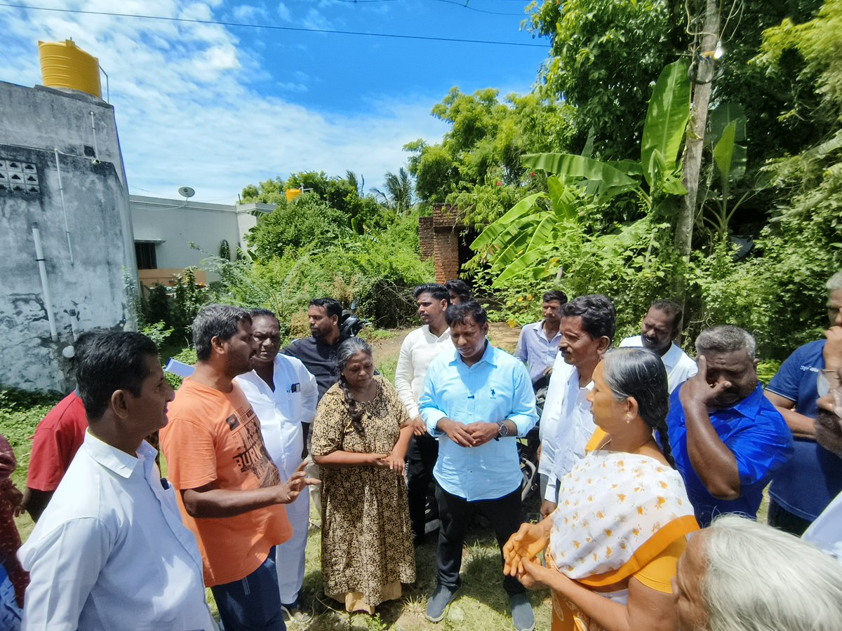 கடந்த சில தினங்களாக புட்லூர் ஏரியில் கழிவு நீர் கலப்பதால் பொதுமக்கள் கடும் அவதிக்குள்ளாகி வருகின்றனர் என அப்பகுதி மக்கள் தெரிவித்தனர். அதனை தொடர்ந்து அப்பகுதியில் நேரில் சென்று அதிகாரிகளுடன் ஆய்வு செய்தேன். விரைந்து நடவடிக்கை எடுக்கப்பட்டு வருவதாக அதிகாரிகள் தெரிவித்தனர்.