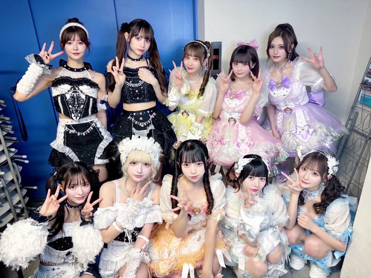 :::::::::::⭐︎:::::::::::⭐︎:::::::::::
6月15日（日）
Pretty Chuu presents
『Pretty Parade』

『Pretty Chuu』さん、デビューおめでとうございます🌙💖
素敵なデビューライブへ、『最終未来少女』を呼んでいただきありがとうございました🪽.⋆⟡

🎧
1．AI SEE CHAT
2．Chu-High
