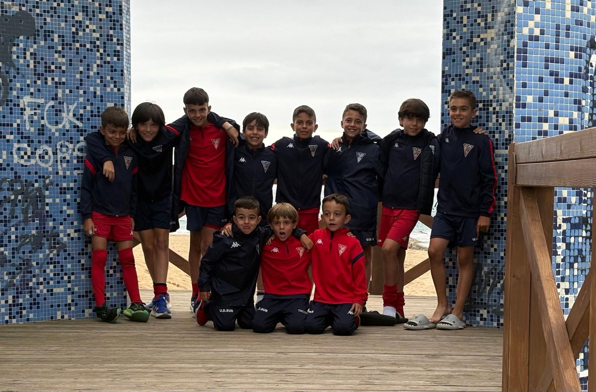 Nuestros chicos del Benjamín A disfrutaron de otro gran torneo y aunque no pudieron salir campeones tras caer en una tanda de penaltis, los nuestros disfrutaron la experiencia, se acercaron a la playa e hicieron piña pensando en la próxima temporada.
