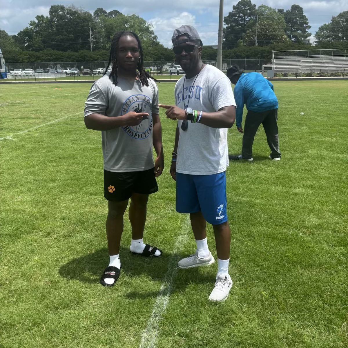 HBCUSports1's tweet photo. JuhRon Clemmons (RB) 3.5 GPA from North Pitt High School Bethel, NC had a great day competing at Elizabeth City State Coach Adrian Jones prospect camp https://t.co/Bz2wrCkBFS