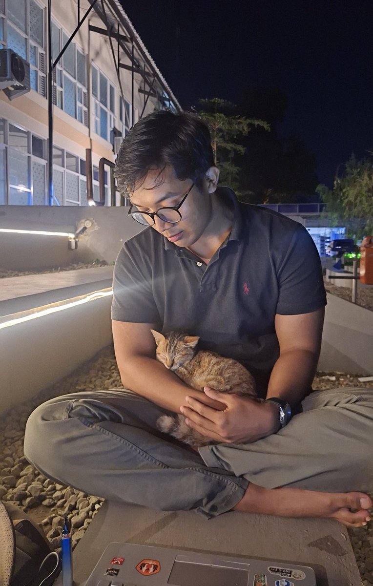 𝐝 𝚎 ѕ tweet media