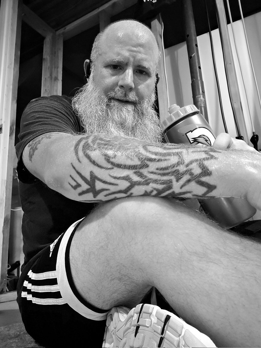 WalterJCronk's tweet image. Health is wealth! Wrapped up 45 minutes of walk/run hills tonight and hit the 5K mark at 43:01. Got a 5K race Wednesday night and I’ll be running the whole thing—can’t wait to see what my finish time looks like! 🏃‍♂️💪 #5KTraining #HealthIsWealth #RunLife