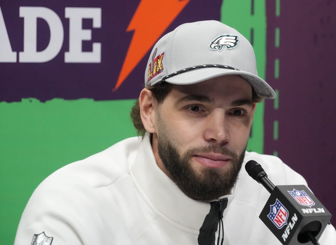 UpdatesFFL's tweet photo. Keeper Report: @FFLHighRollers will most likely be dropping QB Anthony Richardson after a long internal review. @REJECTZREVOLT ownership have begun to discuss their final keeper spot between WR Quentin Johnston and TE Dallas Goedert. #FFL12 https://t.co/FaqVzU2jpH