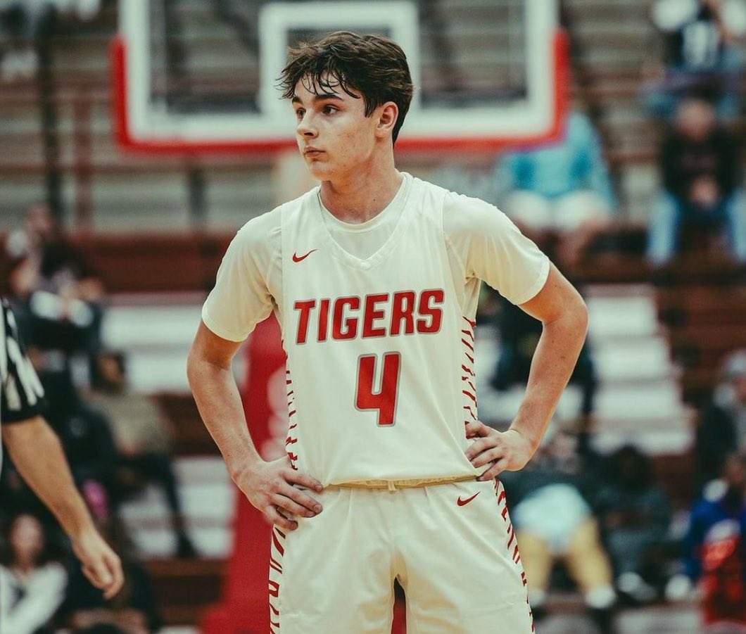 2027 - 5’10 PG Cooper Zachary of Fishers (IN) has heard from the following: 

Notre Dame 
Purdue 
lowa 
Kent State 
Dayton 
Coastal Carolina 
Western Michigan 
Indiana State 
Liberty 
SEMO 
Evansville 
Bellarmine 
Ball State 
Miami Ohio 
New Mexico
Cal State Bakersfield
