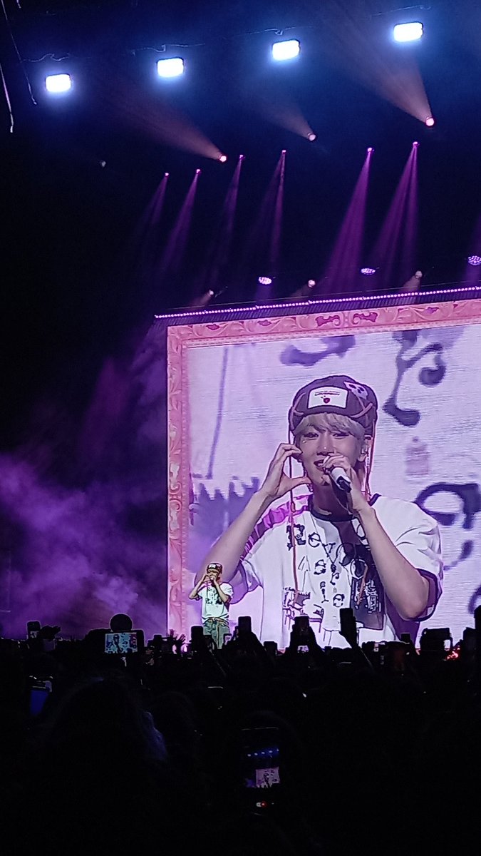 minkipunk's tweet image. como pode eu acabei de ver esse mlk e ja to morrendo de sdds da carinha de paozinho fofa dele ☹💗
#ReverieSãoPaulo 
#BAEKHYUNnoBrasil