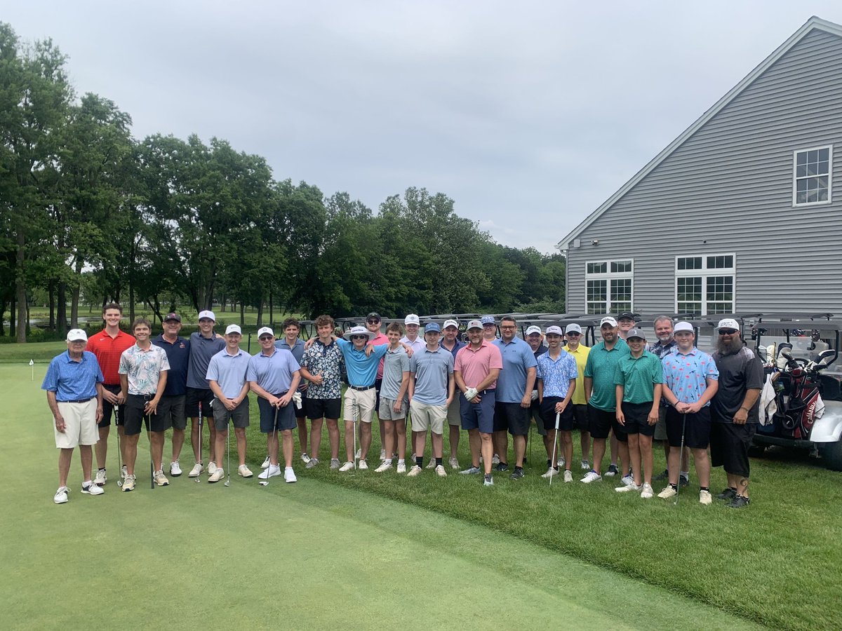 FZSGolf's tweet image. The team banquet was a blast today! Love the boys getting a chance to play with their dads (or family member) on Father’s Day. Such a fun season with a great group of boys!