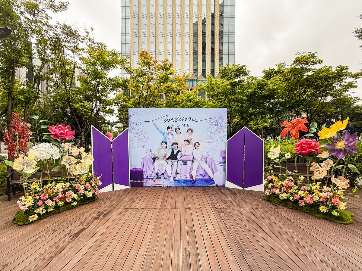 btslinkita's tweet photo. ARMY!!!

We’re excited to present the first part of our project with @armybaguettepro!
You can check it out In South Korea at Hangang-daero Street Park, right next to HYBE, from June 16 to 19.

🌸 Each member of BTS is symbolized by a flower in our installation:
Clematis (RM), Rumex (Jin), Larch (SUGA), Buttercup (j-hope), Spirea (Jimin), Carolina Allspice (V), and Tiger Flower (Jungkook).

📸 Don’t hesitate to take your best photo and share it with us using our hashtags — we can’t wait to see your shots! 🥹

#armybaguetteproject
#SpringDayProject_by_FR
#BTS_is_7
#SpringDayProject