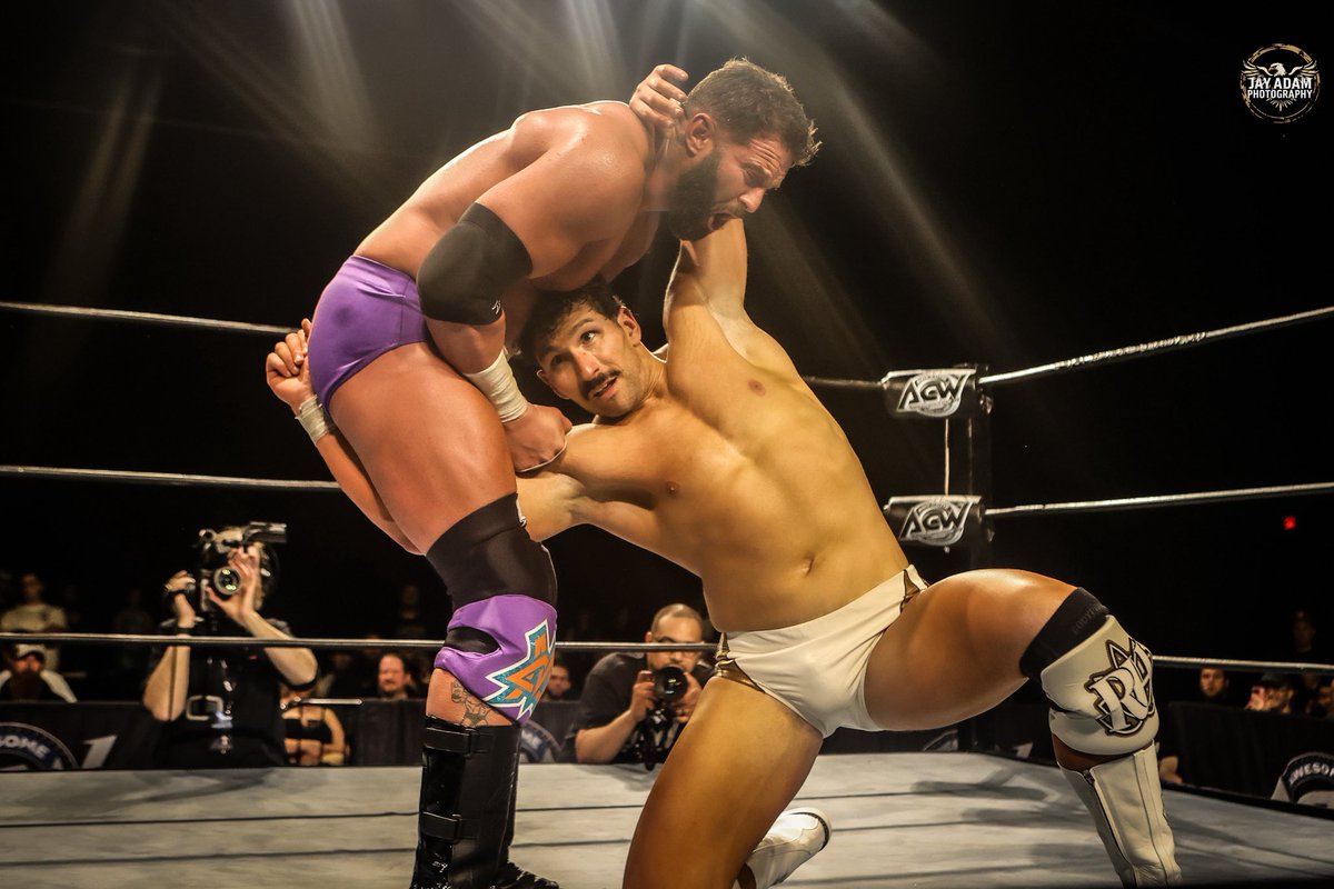 People think this emoji (💪🏼) is an arm flexing but its NOT.

We all know that its my SIGNATURE MOVE! 

💪🏼💪🏼💪🏼💪🏼💪🏼