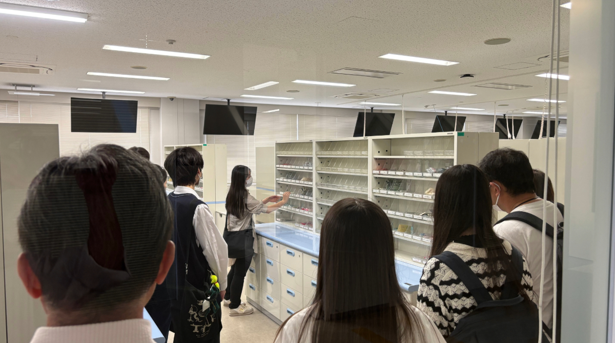 6/16（土）の土曜キャンパス見学会は、参加者44名、付添者33名、合計77名の多くの皆様にご来場いただきありがとうございました。

学生さんや先生方と気さくに話すことができ、その時感じた疑問などをすぐに質問できてとても良かったです。とのご意見を頂きました。

#東邦大学 #薬学部