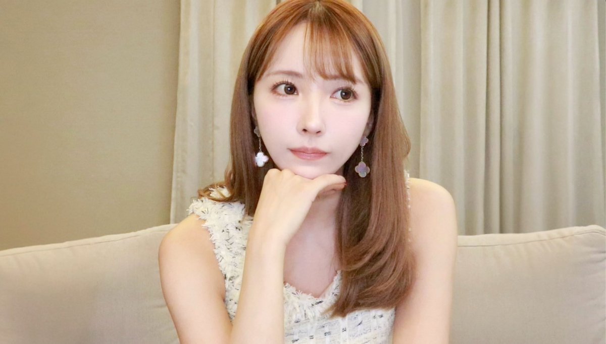三上悠亜様がつけてるピアス可愛すぎて気になって気になって気になって気になって、、話入ってこなかったから動画何回も見なおした👶🏻