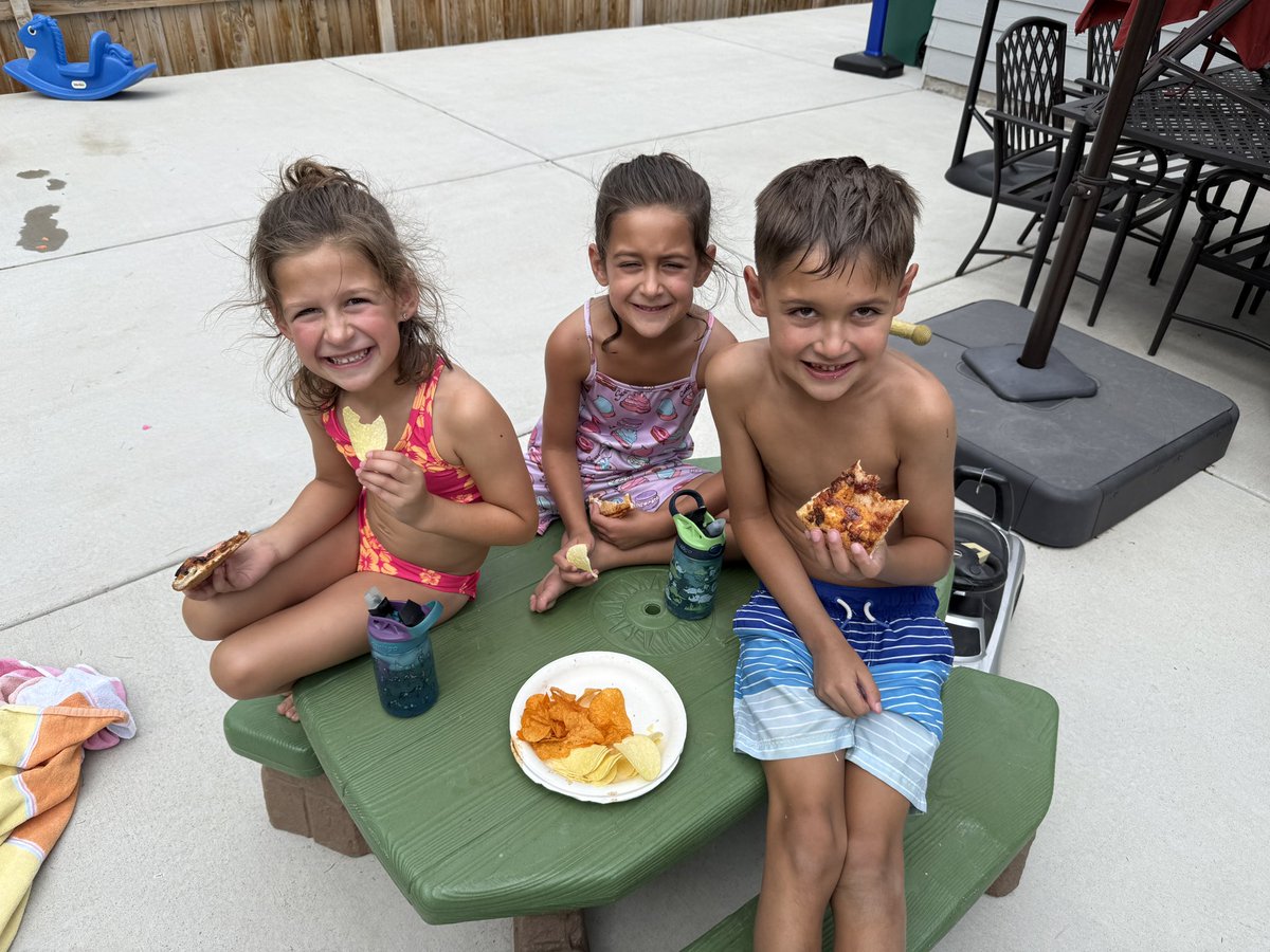 DaddyDWALLY's tweet image. Happy Father’s Day to my dad, and all the other awesome dads out there. I got to spend some time with my beautiful goofballs. I love you guys. #dad
