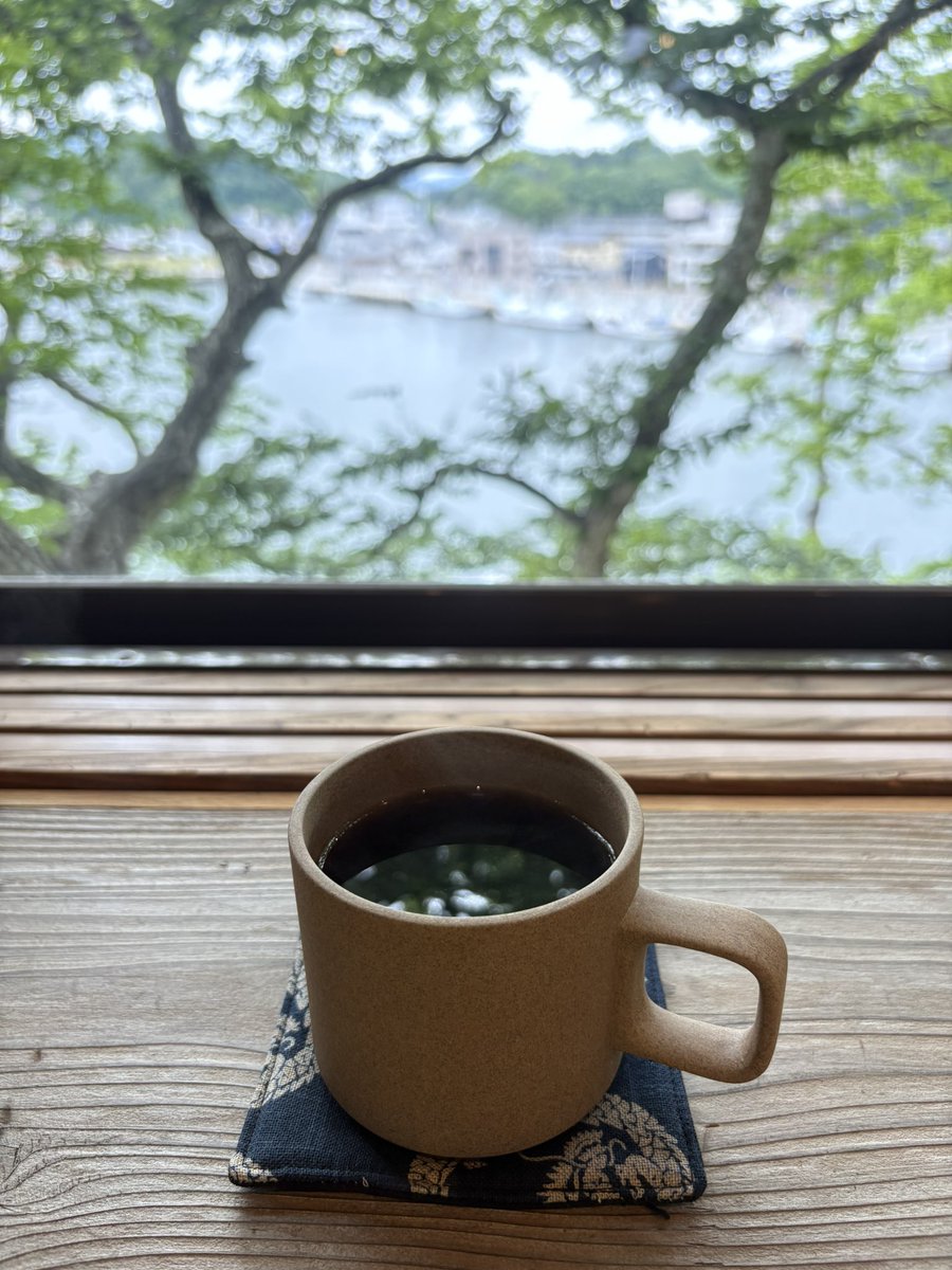 workout7ken's tweet photo. 宮城県気仙沼市

五十鈴神社⛩️
社務所内にある

神明崎ふくふく

はれむすびセット🍙
選べるおかず

ゴロほぐし塩ツナ
昔ながらの濃厚熟成塩辛
トキばあちゃんのかつお角煮

全て地元の食材を使ったメニュー

使われてる塩🧂も気仙沼の海の塩

無添加で体に優しく最高でした😀 https://t.co/OBSSpo2cIe