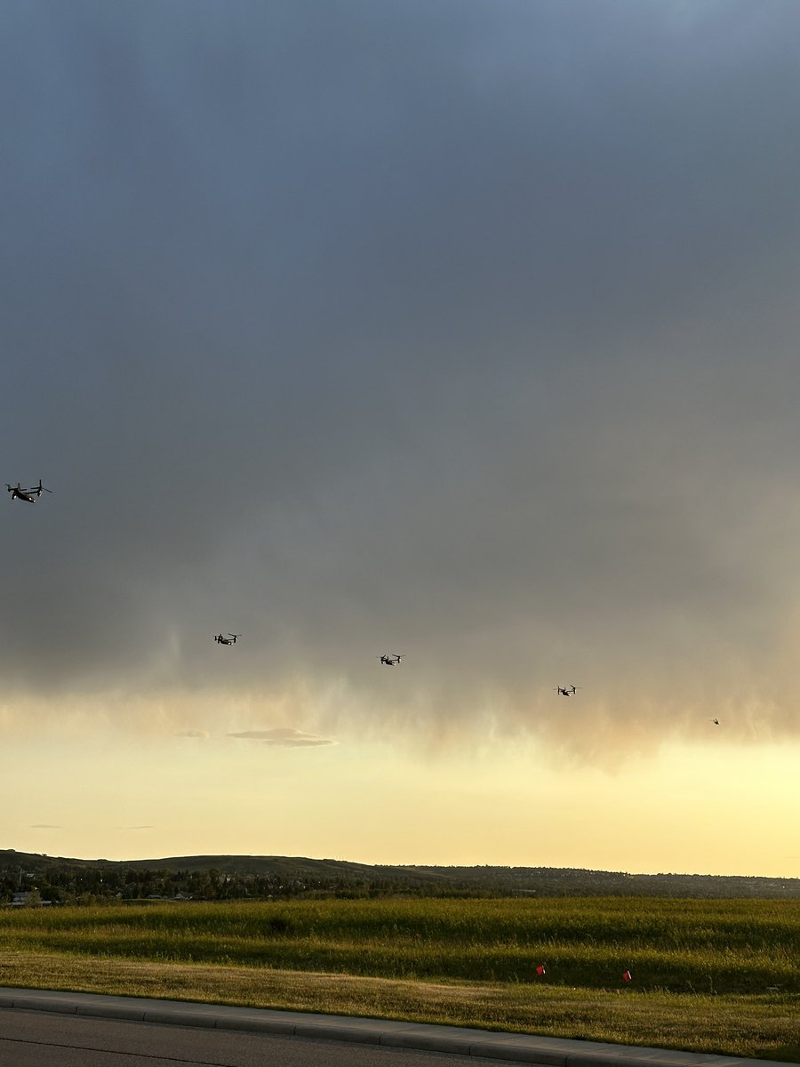 ericgon_'s tweet image. Donald Trump departing from Calgary International towards Kananaskis.