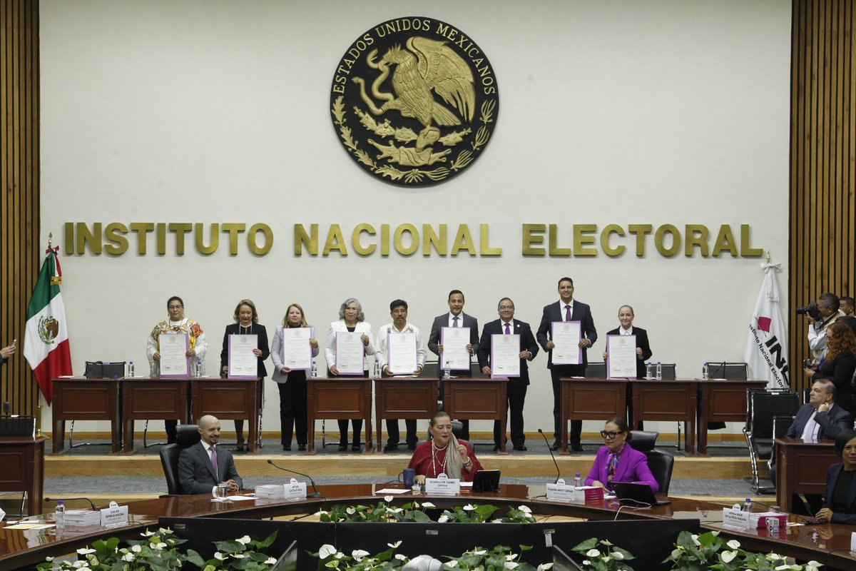 ¿Descubre quién no tiene cara de felicidad?