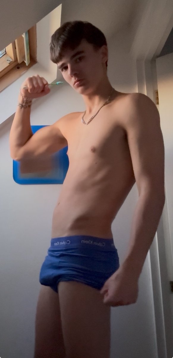 CUM CHECK OUT MY NEW LINK onlyfans.com/milo7w
(even bought new pants just to fit in😏)
#OF #onlyfans #milo7w #calvinkleins