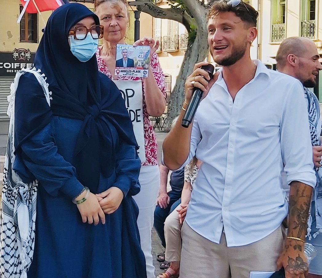 Je connais beaucoup de femmes de confession musulmane, et toutes s’habillent de manière tout à fait normale. Beaucoup revendiquent même leur féminité à travers les vêtements qu’elles portent. En choisissant de mettre en avant une femme musulmane portant un vêtement religieux, en