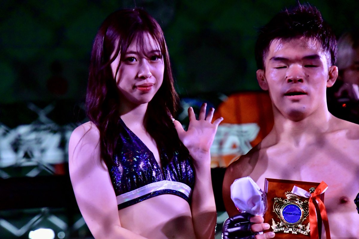 KROSS×OVER CAGE.6の中で特筆したいラウンドガール。美しい諸星みおちゃんに加えて小山美咲選手(BRING IT ON)が務めていましたよ。これはプレミアム感があり本当に素晴らしかった。是非今後も継続して美咲選手のラウンドガール起用をお願いしたいですよ。
#KROSSOVERCAGE