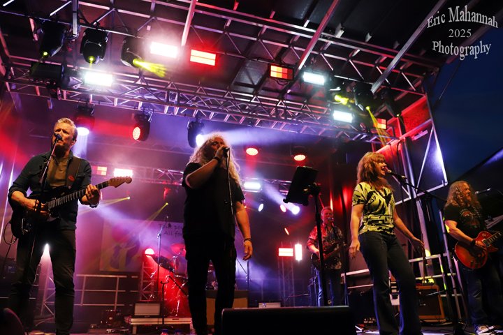 EricMahannah's tweet photo. Dawn Tyler Watson &amp; The Roots Band @ Longueuil Ribfest

https://t.co/yCUI3C59MG

@dtwlive  @VilleLongueuil @LongueuilCULT #dawntylerwatson #rootsband #greenfieldpark #longueuilribfest #rockmusic #concert #concertphotography #musicphotography #music #livemusic #guitars #rocknroll https://t.co/k3oHCOnRCv