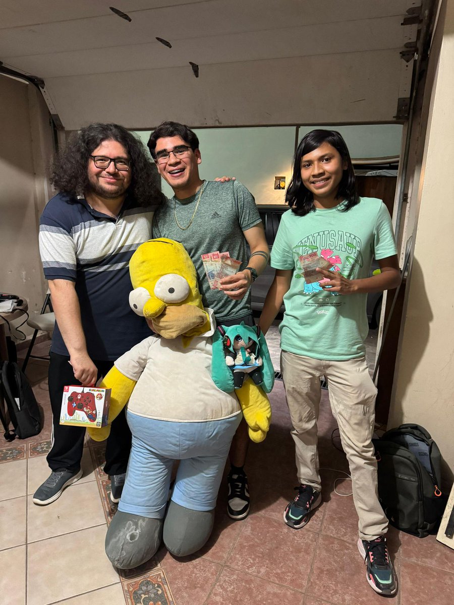 NavsonSmash's tweet image. Resultados del ROTOHOUSE XIII 
Felicidades a los ganadores 🎉
Nos vemos en la próxima 
start.gg/tournament/rot…
