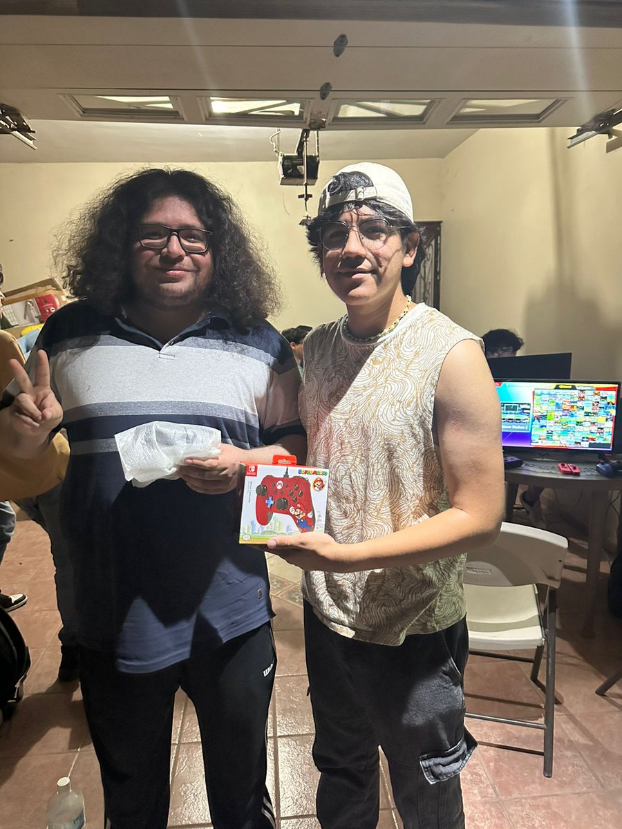 NavsonSmash's tweet image. Resultados del ROTOHOUSE XIII 
Felicidades a los ganadores 🎉
Nos vemos en la próxima 
start.gg/tournament/rot…