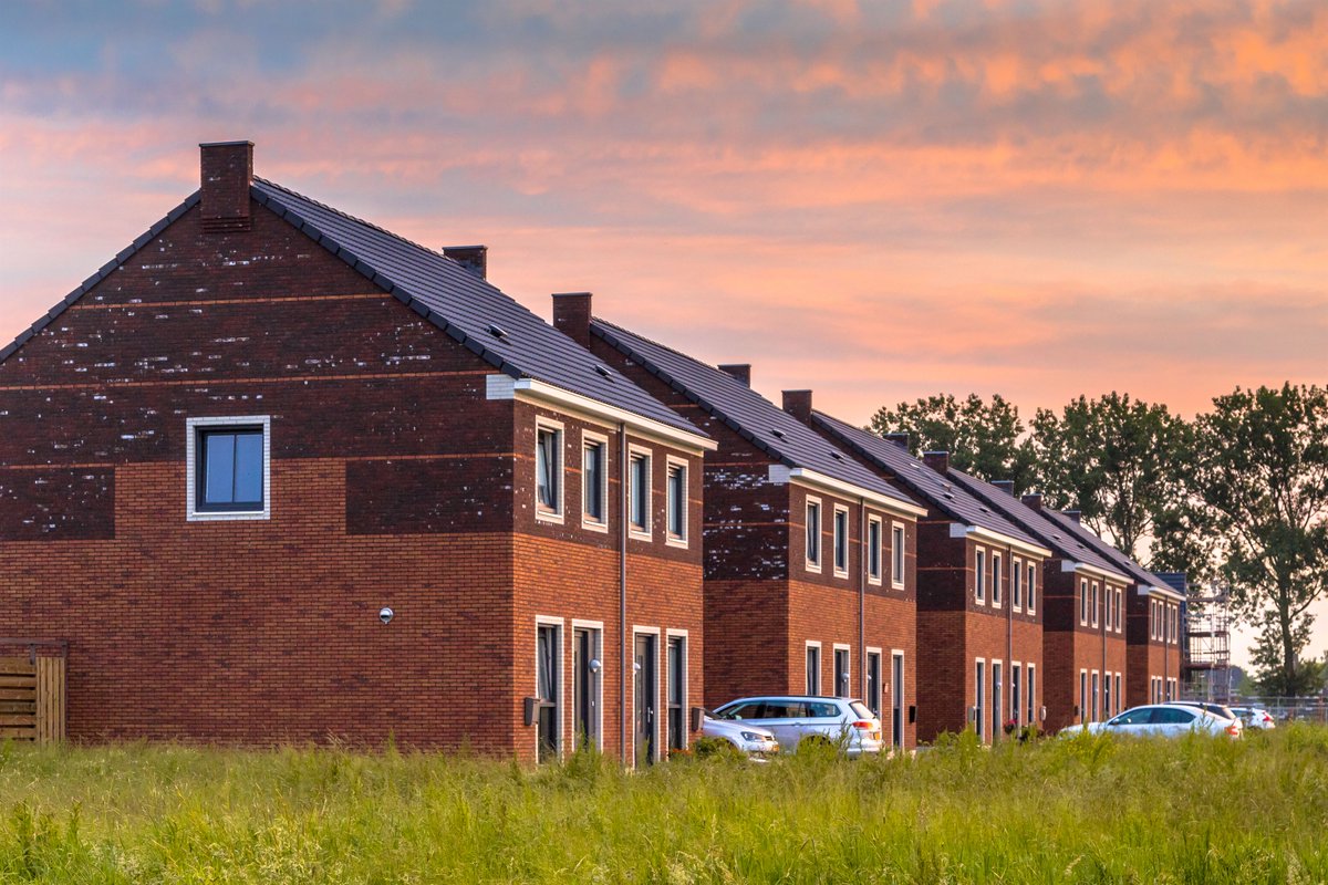 ElliotAdler6's tweet photo. Affordable housing remains a critical focus in many markets. 🏘️💡 Developers and policymakers aim to close gaps with creative solutions and incentives. Housing for all is a growing priority! 🏡❤️ #AffordableHousing #RealEstateSolutions #MarketTrends https://t.co/Ol26HpDbF6