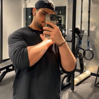 beingbitch99's tweet photo. #NewProfilePic https://t.co/48z53AAkpk