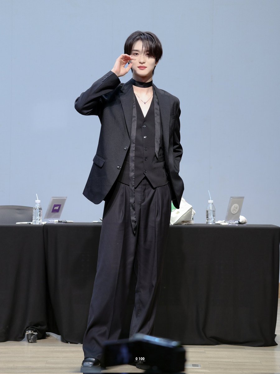 0100_ws's tweet photo. 250412

#김우석 #KIMWOOSEOK 
#판타지보이즈 #FANTASYBOYS https://t.co/DKEAVkhTbS