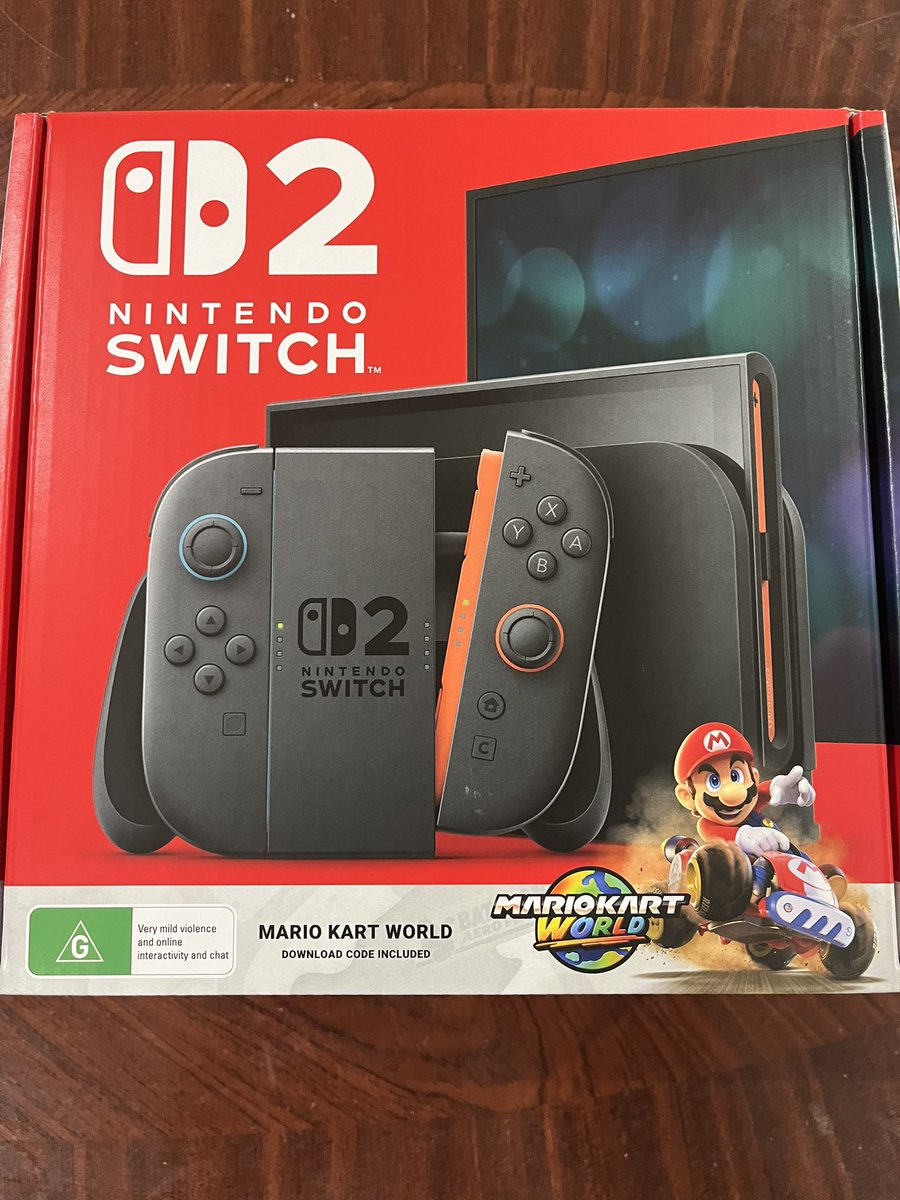 roxy_spl's tweet image. 店に行ってようやく買っちゃいました！(予約なし)
I finally caved and bought this on impulse (at the store without a reservation)