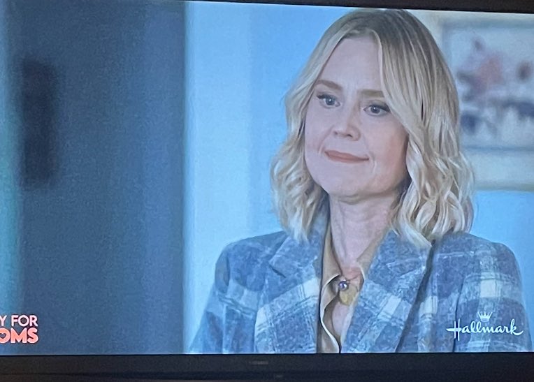 Happy #McInerneyMonday #POstables Shane clearly doesn’t love Mondays either 😂😂 Shane’s wardrobe and hair in the newest movie is my favorite thing besides all her shining moments especially with Oliver. 🫶🏻☺️ #ToTheMoonandBack #SignedSealedDelivered <a href="/hallmarkchannel/">Hallmark Channel</a>