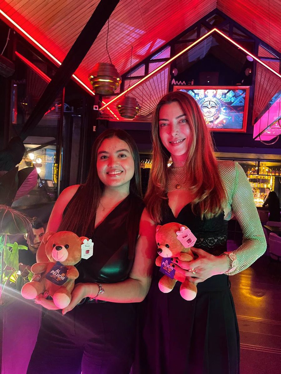 wtvmafe's tweet image. Hoy conocí a la señora por la que me pelee 4 meses con desconocidos, te amo Normita te amo te amo 🧡