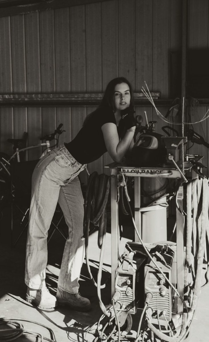 hayleyluddy's tweet image. Hi 👋 I don't just do stuff, I make cool shit.
Website coming soon. NFTs coming soon. Cool shit coming soon.