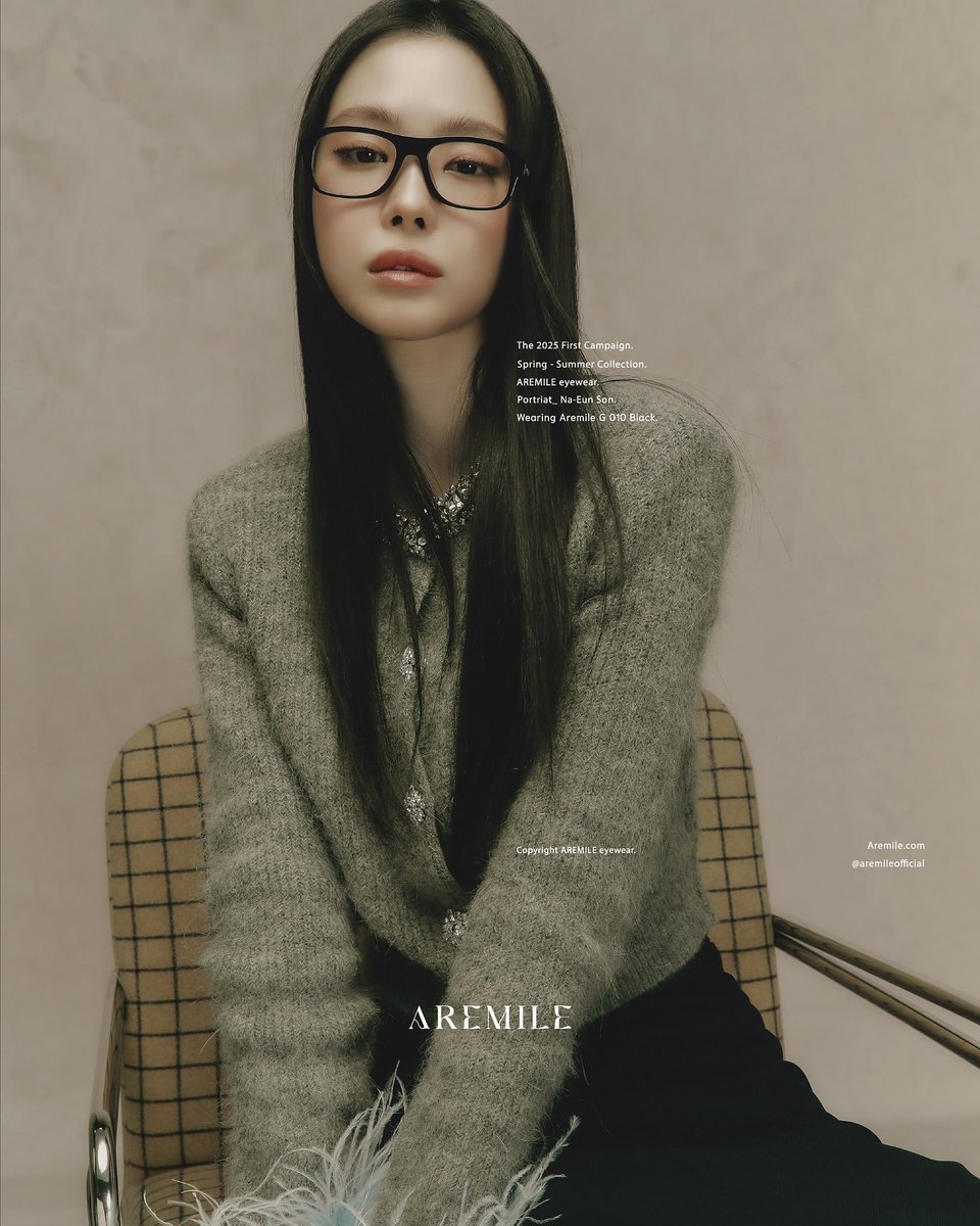 aremileofficial 인스타그램

#손나은 #나은 #NAEUN 🩶

New summer campaign with @/marcellasne_ 

instagram.com/p/DK8HiDPyIjV/