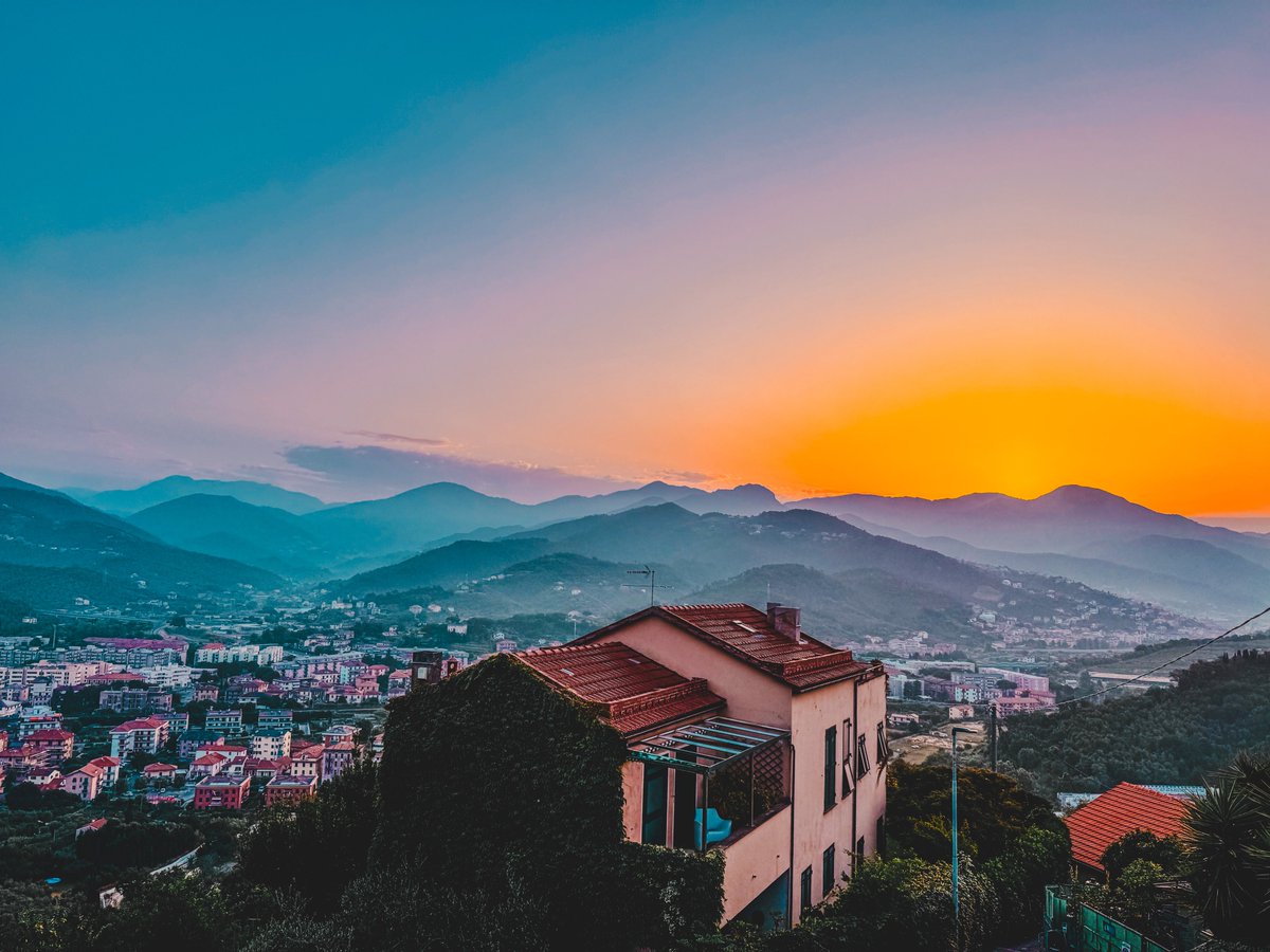 I woke before dawn to chase the sunrise. I’m not a morning person but holiday smizz tries to catch at least 1 sunrise, fully on purpose - because we don’t know how many we will get. 

But here in the mountains, I’ve learned that the real beauty doesn’t happen at the exact moment