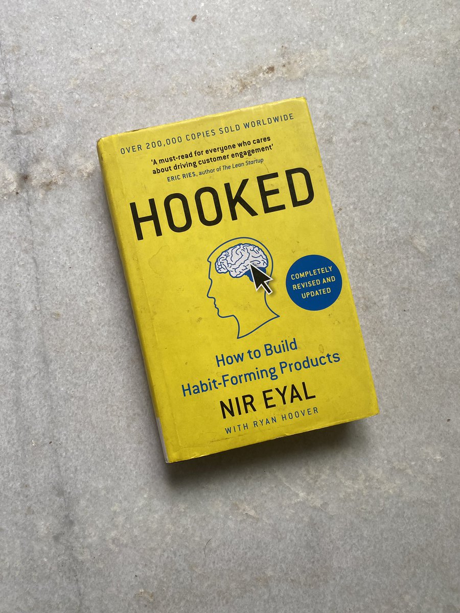 rameshreddyco's tweet image. One of my favourite books! I read and re-read! 

Get this book: amzn.to/4e6OyNF

#designbooks #designPsychology #productDesigner