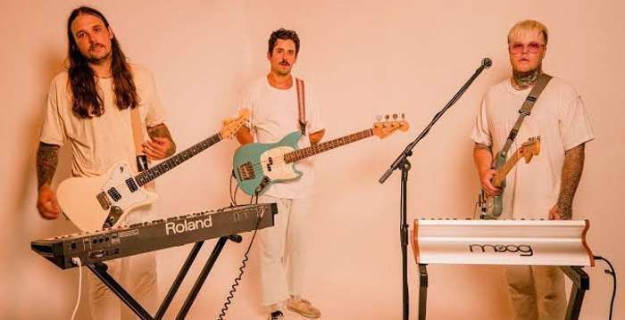 LIVE 105’s SOUNDCHECK tweet media