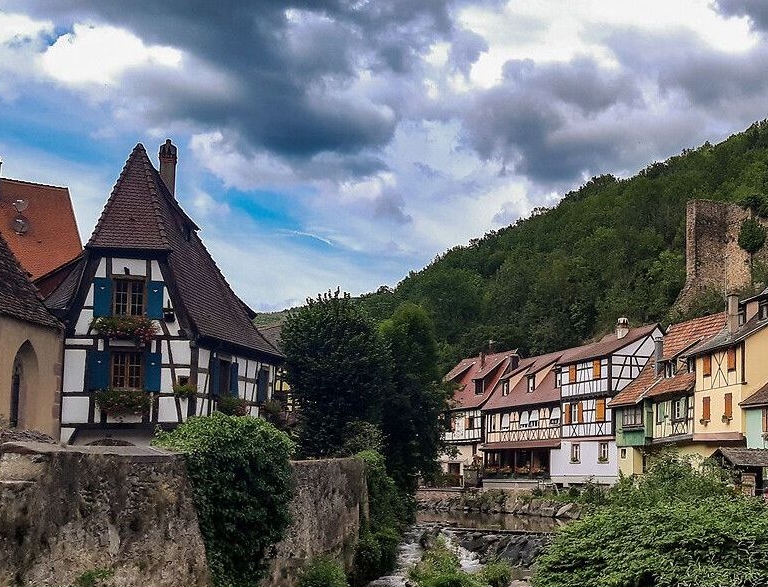 Superbe vue de Kaysersberg par Aurélie Lagain. L'#Alsace est belle faisons le savoir. #BaladeSympa #MagnifiqueFrance