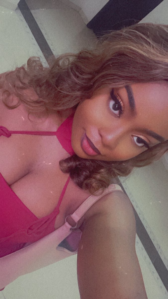 phani_x's tweet image. Twenty fine!
I finally get to say that ugh🤭.
Anyways it's my birthday, send prayers and cash/gifts, bless💖