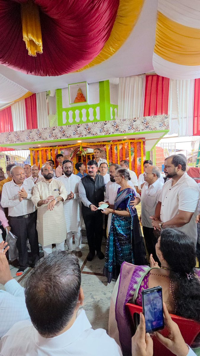 TukaramKate's tweet image. वर्षानुवर्षांची प्रतीक्षा संपली, SRA प्रकल्पाच्या कामाला अखेर सुरुवात झाली. खरदेव नगरवासीयांचे ‘स्वप्नातील घर’ आता प्रत्यक्षात साकारत आहे.

#tukaramkate #PromiseFulfilled #SRAProject #ChemburDevelopment #NewBeginnings #KhardevNagar #Ghattla