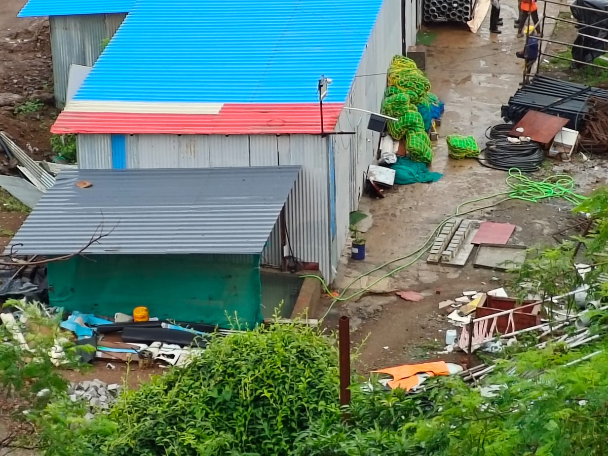 MURWDFoundation's tweet photo. #mosquitohazardinUNDRI
#unregulatedworkinghours
a) Mosquito Breeding grounds  at ESTEBAAN 2 Construction site.
b) Construction work going on at odd hours including Sunday disturbing residents.

Please act immediately!
@NyatiBuilders @nitin_nyati https://t.co/ITZrg6IGpK