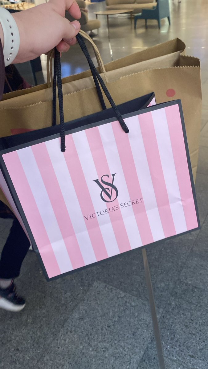 Merhaba, Olgun(42),178/90/16 , düzgün kariyerli li ve Cift Tecrübeli aile kavramina ,gizlilik ve guvene onem veren,hijenik ve saglam bir tek erkek olarak ciftler ve tek hatunlarla tanışmak ve gorusmek isterim