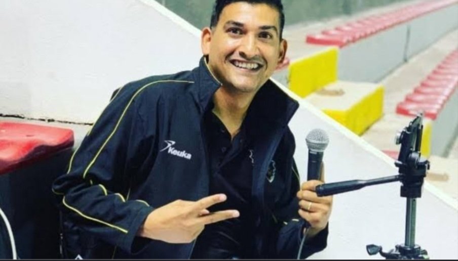 — Día triste para los Murciélagos, en medio de festejos del día del padre nos llegó la noticia de que Martin Valenzuela, Ex-portero y jefe de medios de comunicación de Murcielagos FC a fallecido a la muy temprana edad de 36 años en un accidente automovilístico.

 Q.E.P.D.