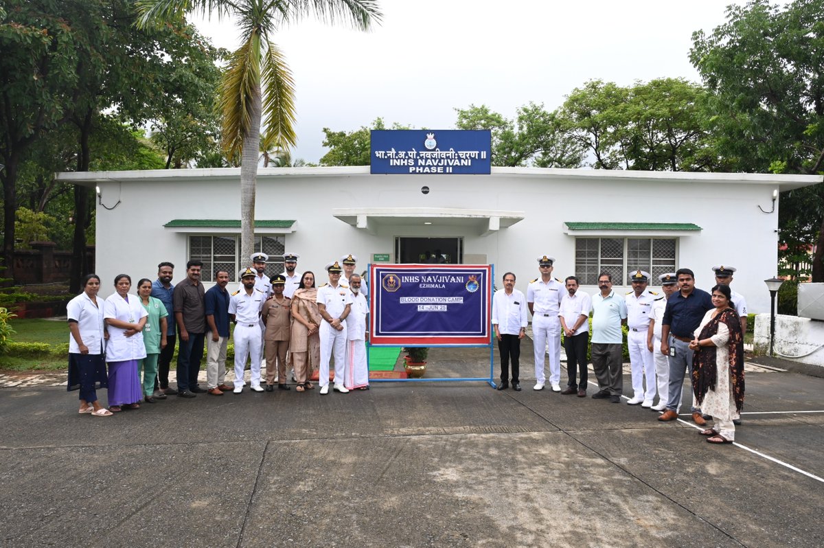 IN_NavalAcademy's tweet image. On #WorldBloodDonorDay, INHS Navjivani, in collaboration with Payyanur Co-operative Hospital, organised a blood donation camp. A large number of donors, including service personnel &amp;amp; civilians, participated with great enthusiasm! 👏

#DonateBloodSaveLives 
@indiannavy 
#INA