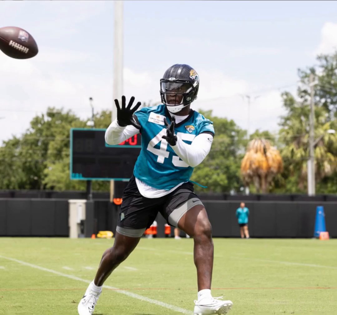 New threads for Quintin Morris. #duuuval